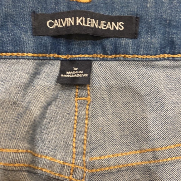 Calvin Klein jeans shorts - Picture 2 of 3